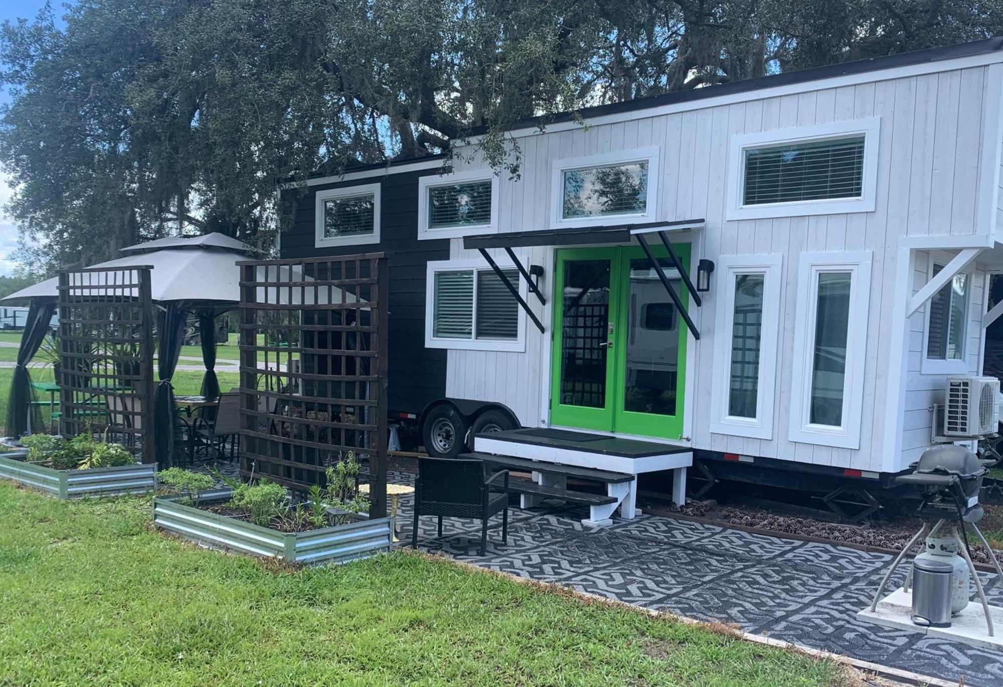 Pet Friendly, Modern Tiny House In Vibrant Clermont Villa Kültér fotó
